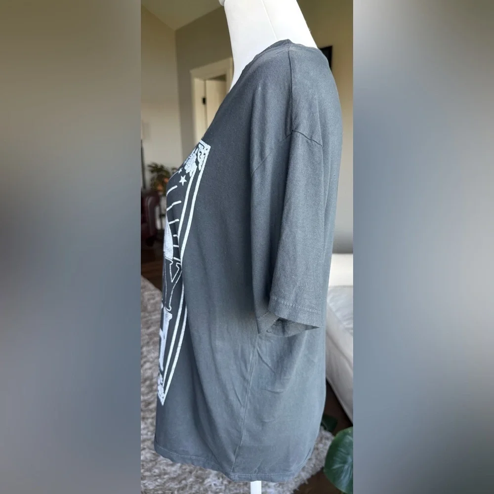 LetLuv SMALL Washed Black Johnny Cash Graphic Tee - Picture 2 of 7